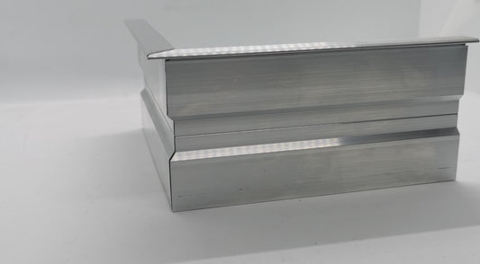 Narożnik zewnętrzny do listwy cokołowej ukrytej 13 mm